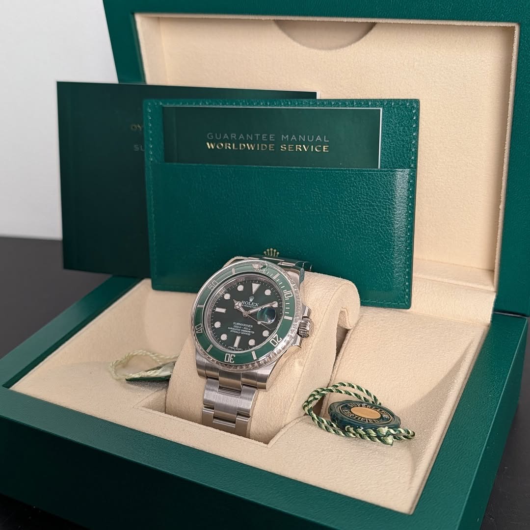 Rolex Submariner Date 40mm Ref. 116610LV “Hulk” Green Sunburst Dial Automatic Full Set (2015) product image 4