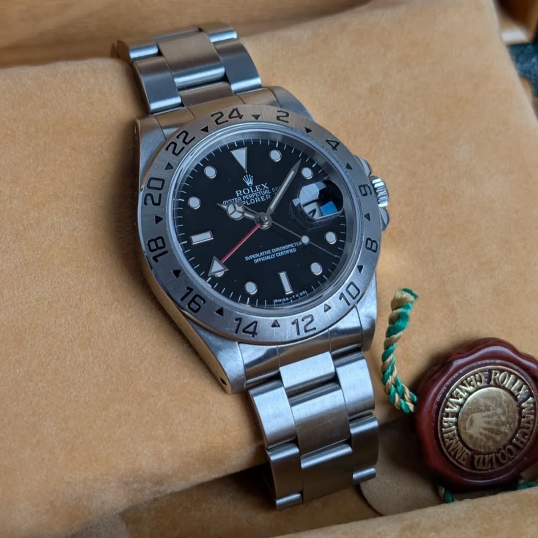 Rolex Explorer II 40mm Ref. 16570 Black Dial Automatic Stainless Steel Full Set (1999) product image 3