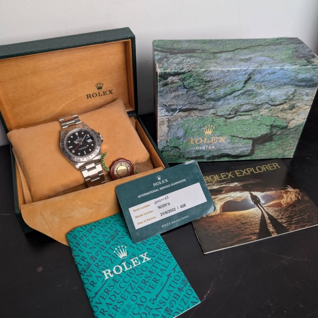 Rolex Explorer II 40mm Ref. 16570 Black Dial Automatic Stainless Steel Full Set (1999) product image 4