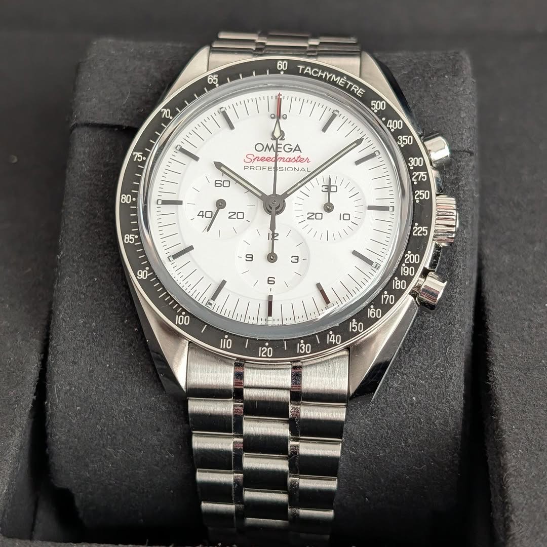 Omega Speedmaster Professional Moonwatch 42mm Ref. 310.30.42.50.04.001 White Dial Sapphire Sandwich Full Set (2025) product image 2
