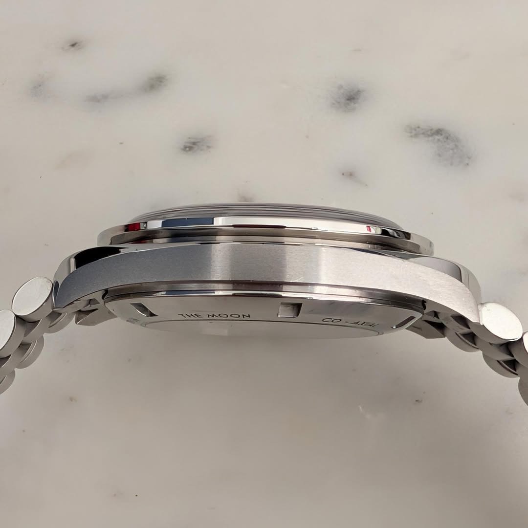 Omega Speedmaster Professional Moonwatch 42mm Ref. 310.30.42.50.04.001 White Dial Sapphire Sandwich Full Set (2025) product image 6