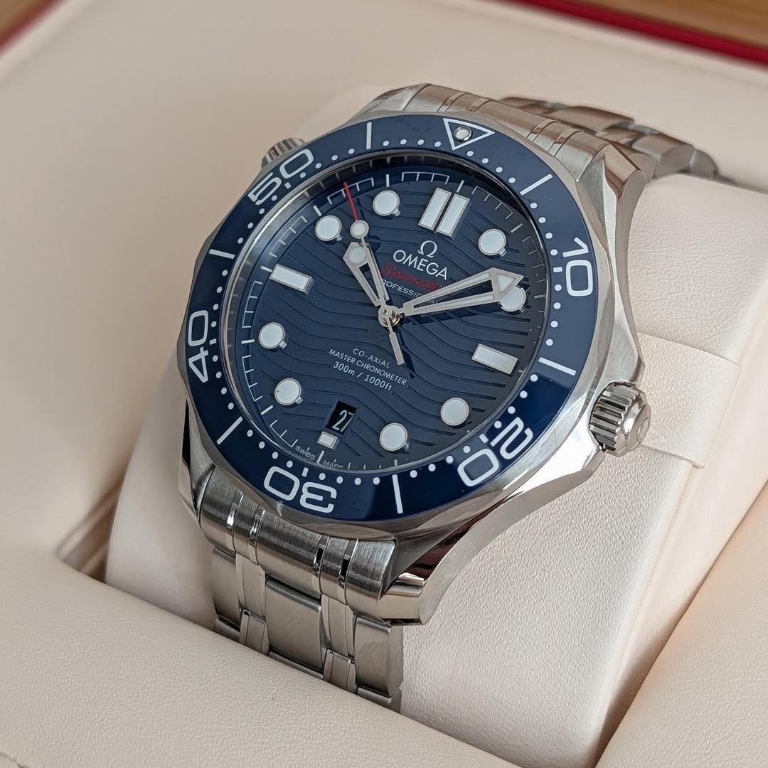 Omega Seamaster Professional Diver 300M 42mm Ref. 210.30.42.20.03.001 Blue Wave Dial Master Chronometer Full Set (2023)