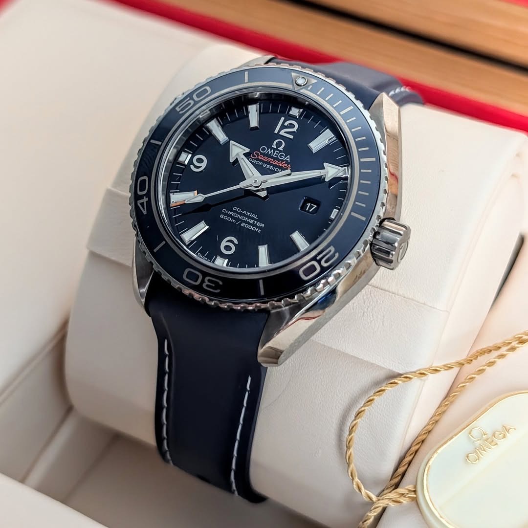 Omega Seamaster Planet Ocean 37.5mm Ref. 232.92.38.20.03.001 Titanium Blue Dial Automatic Full Set (2020)
