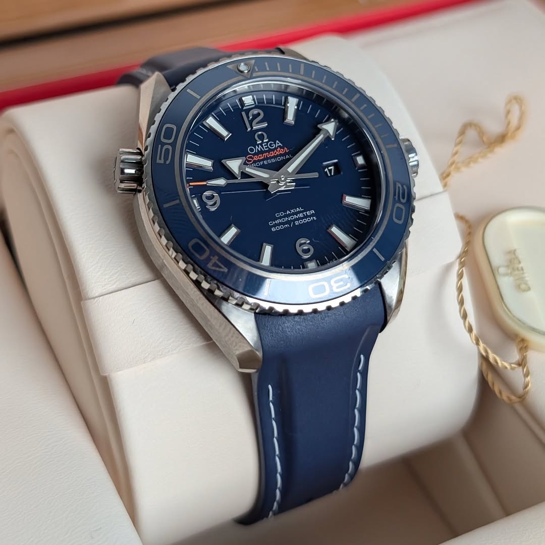 Omega Seamaster Planet Ocean 37.5mm Ref. 232.92.38.20.03.001 Titanium Blue Dial Automatic Full Set (2020) product image 3