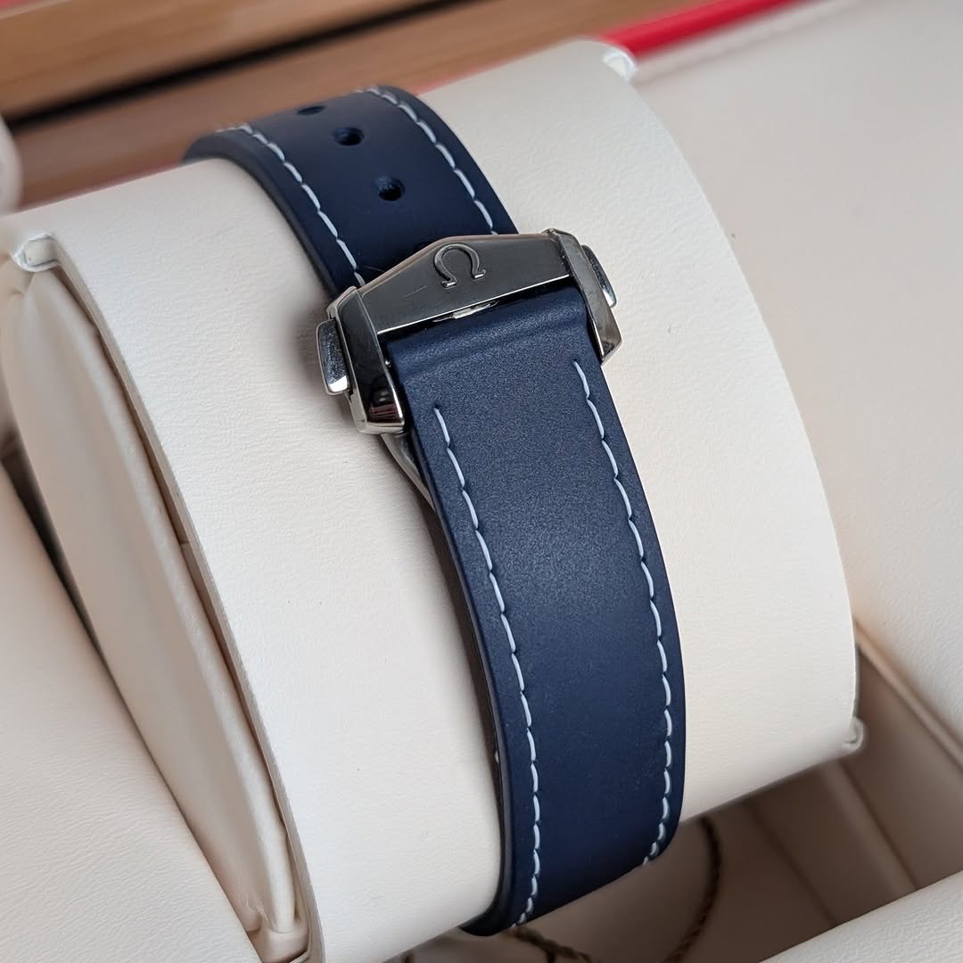 Omega Seamaster Planet Ocean 37.5mm Ref. 232.92.38.20.03.001 Titanium Blue Dial Automatic Full Set (2020) product image 8