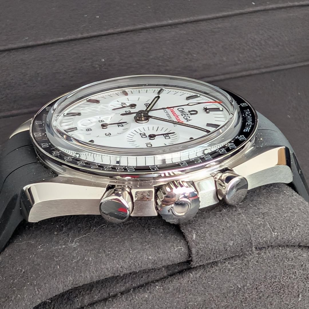 Omega Speedmaster Professional Moonwatch 42mm Ref. 310.30.42.50.04.001 White Dial Sapphire Sandwich Full Set (2024) product image 6