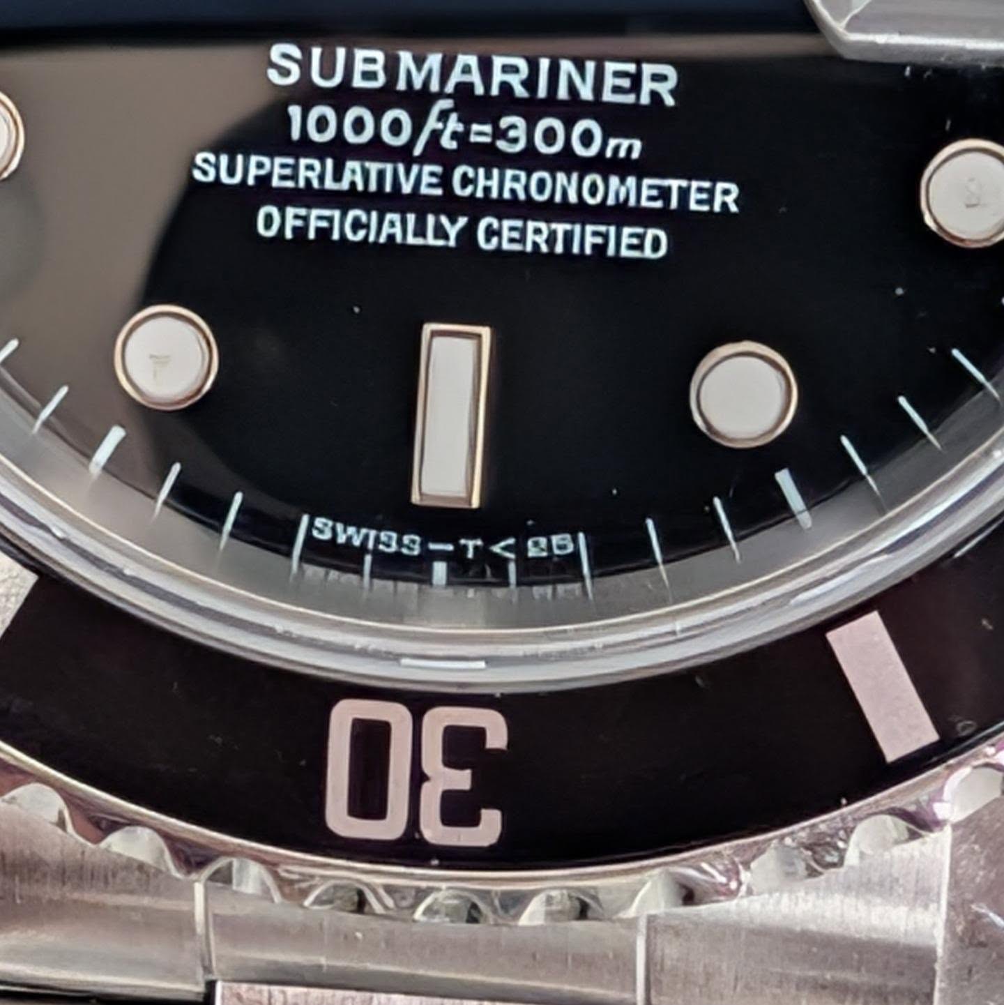 Rolex Submariner Date 40mm Ref. 16610 E-Series Tritium Automatic Vintage Full Set with Rolex Box (1990) product image 8